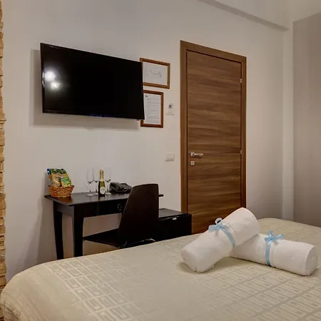 Little Rhome Bed & Breakfast