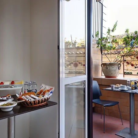 Little Rhome לינה וארוחת בוקר