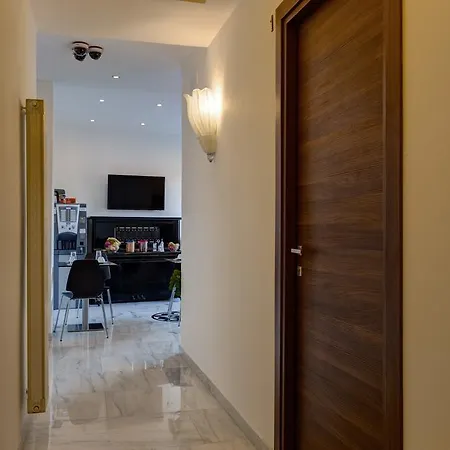 Little Rhome לינה וארוחת בוקר 4*