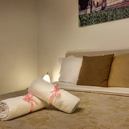 לינה וארוחת בוקר Little Rhome