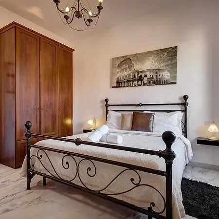 Little Rhome לינה וארוחת בוקר 4*