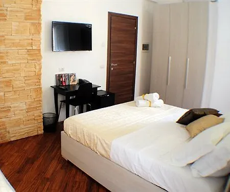 Little Rhome לינה וארוחת בוקר 4*