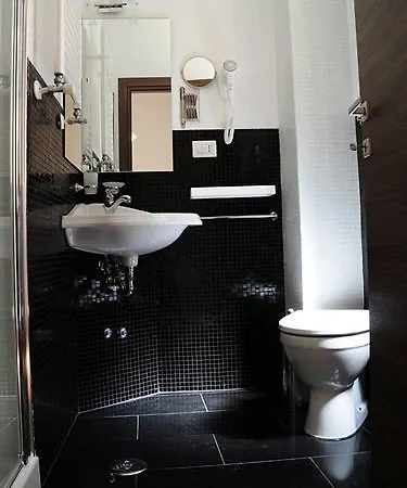 Little Rhome Oda ve Kahvaltı 2*