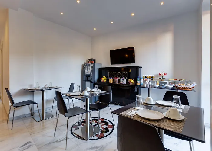 Couette-café Little Rhome 4*